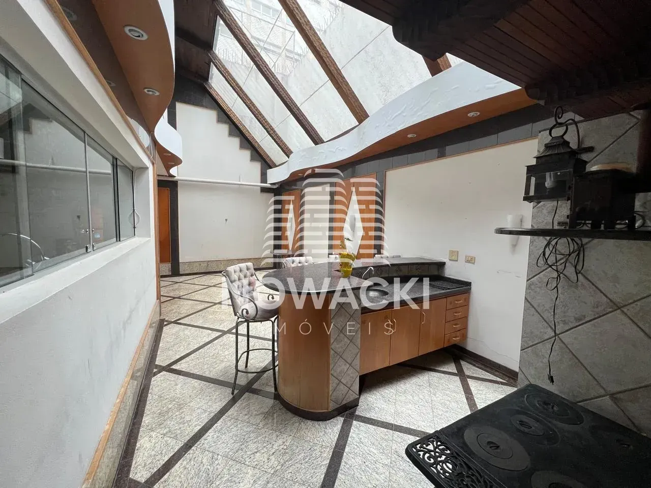 House with 2 bedrooms, 5 baths and a closed kitchen — photo 14