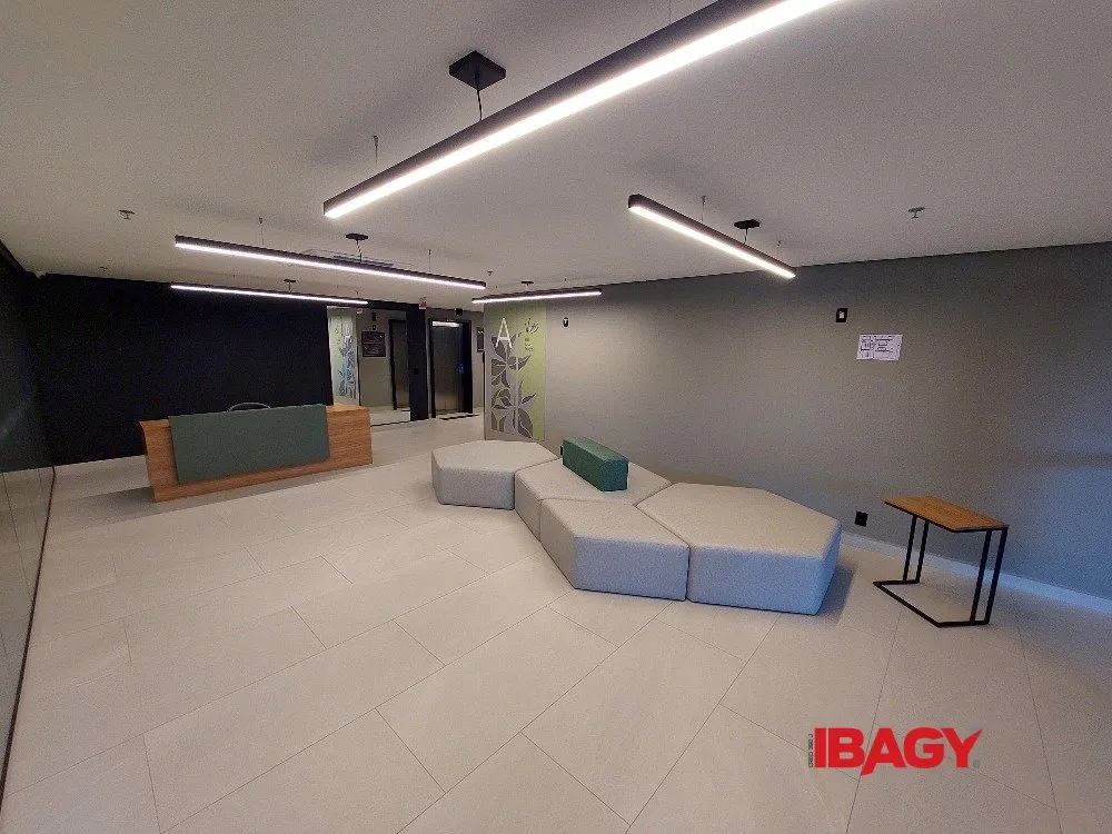 Furnished studio with a glass-enclosed balcony — photo 34