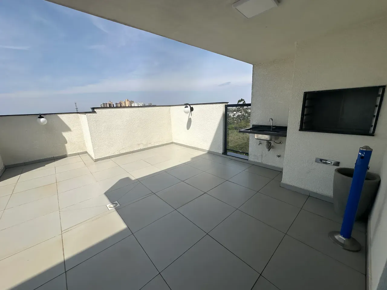 1-bedroom apartment with suite bathroom and balcony — photo 13