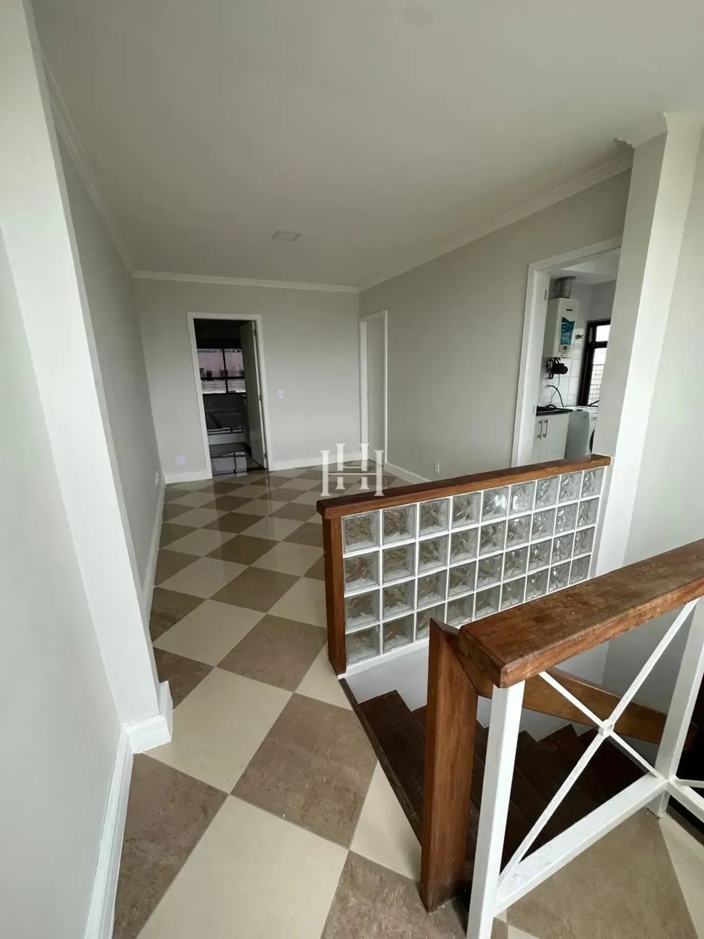 Apartamento com 5 quartos e 5 banheiros, varanda — photo 21