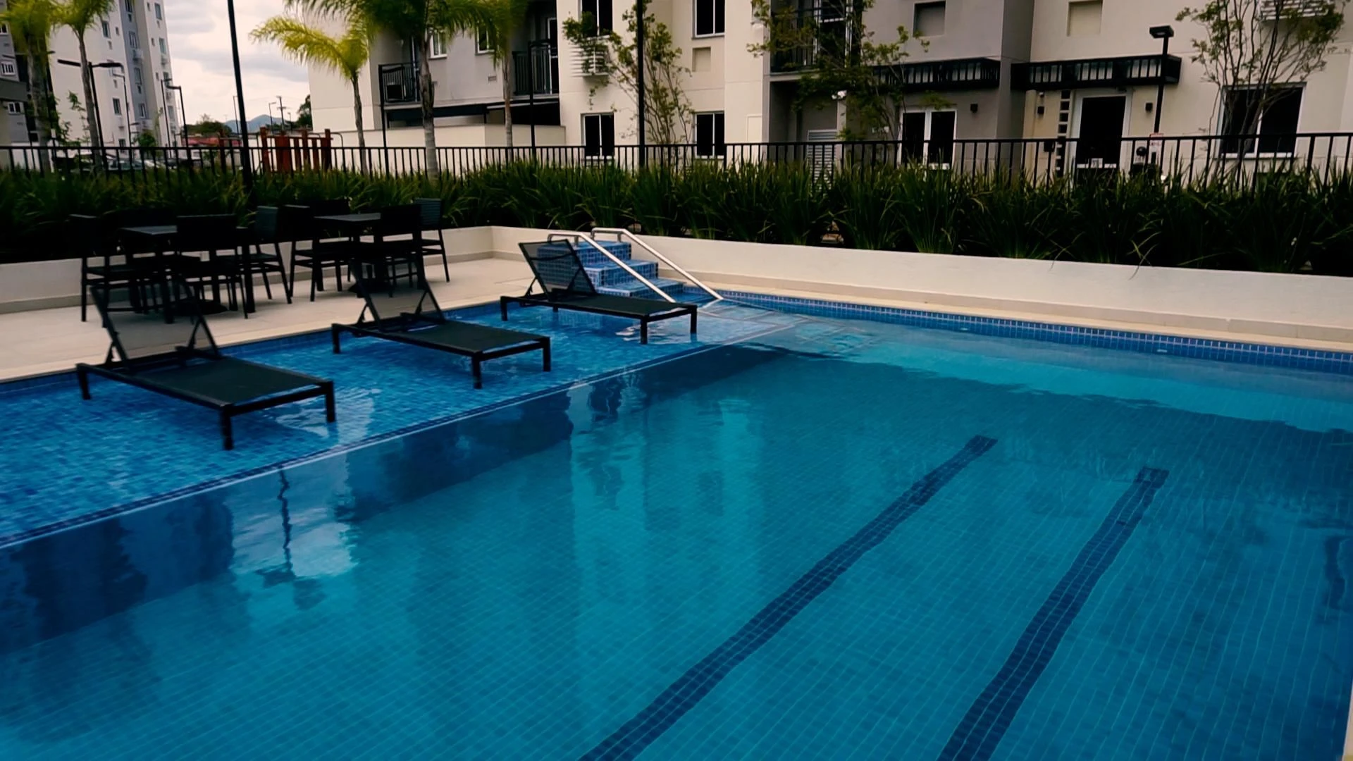 Apartamento mobiliado com varanda e churrasqueira na sacada — photo 39