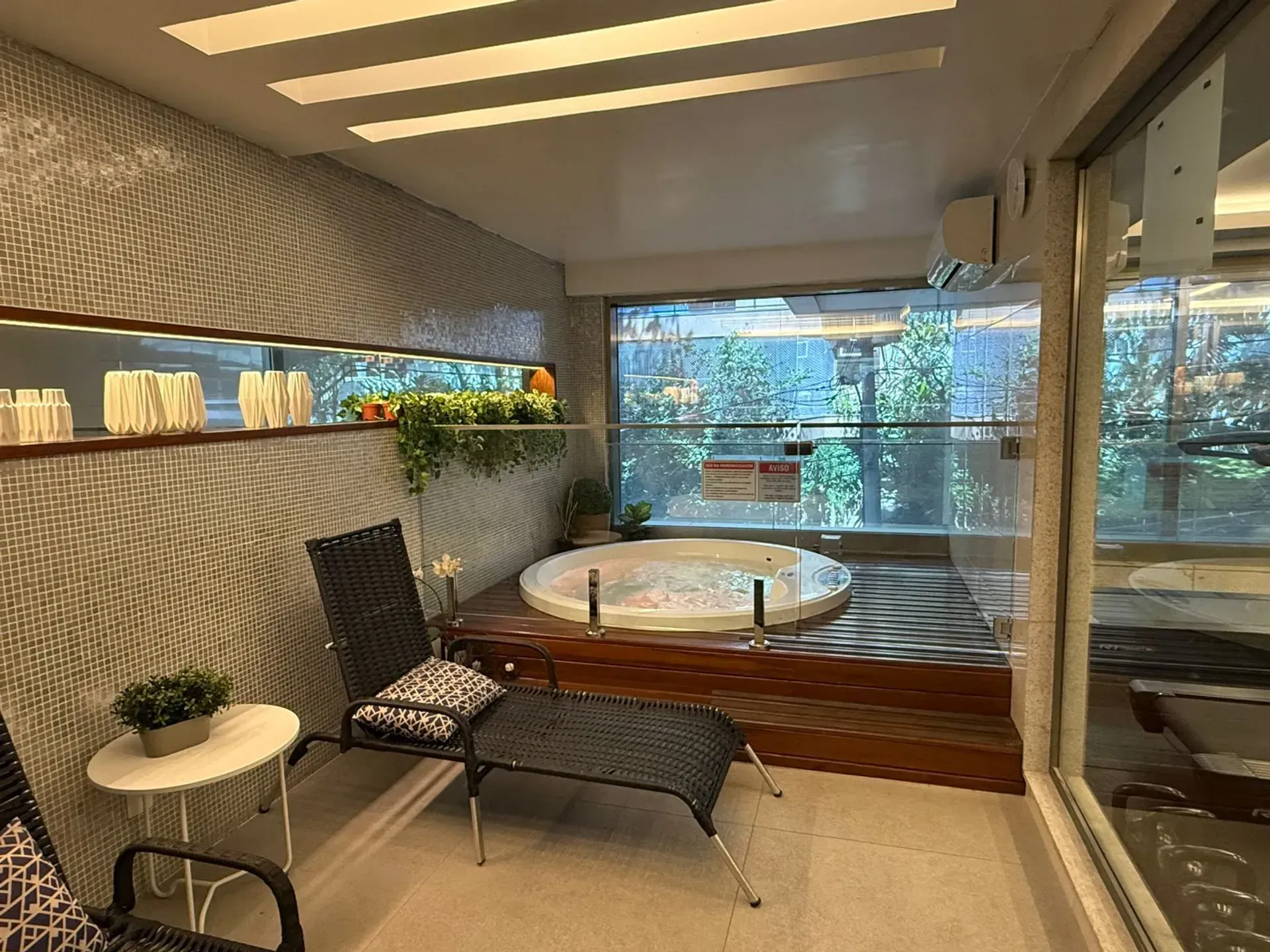 Apartment with balcony, 3 bedrooms and 2 parking spots — photo 48