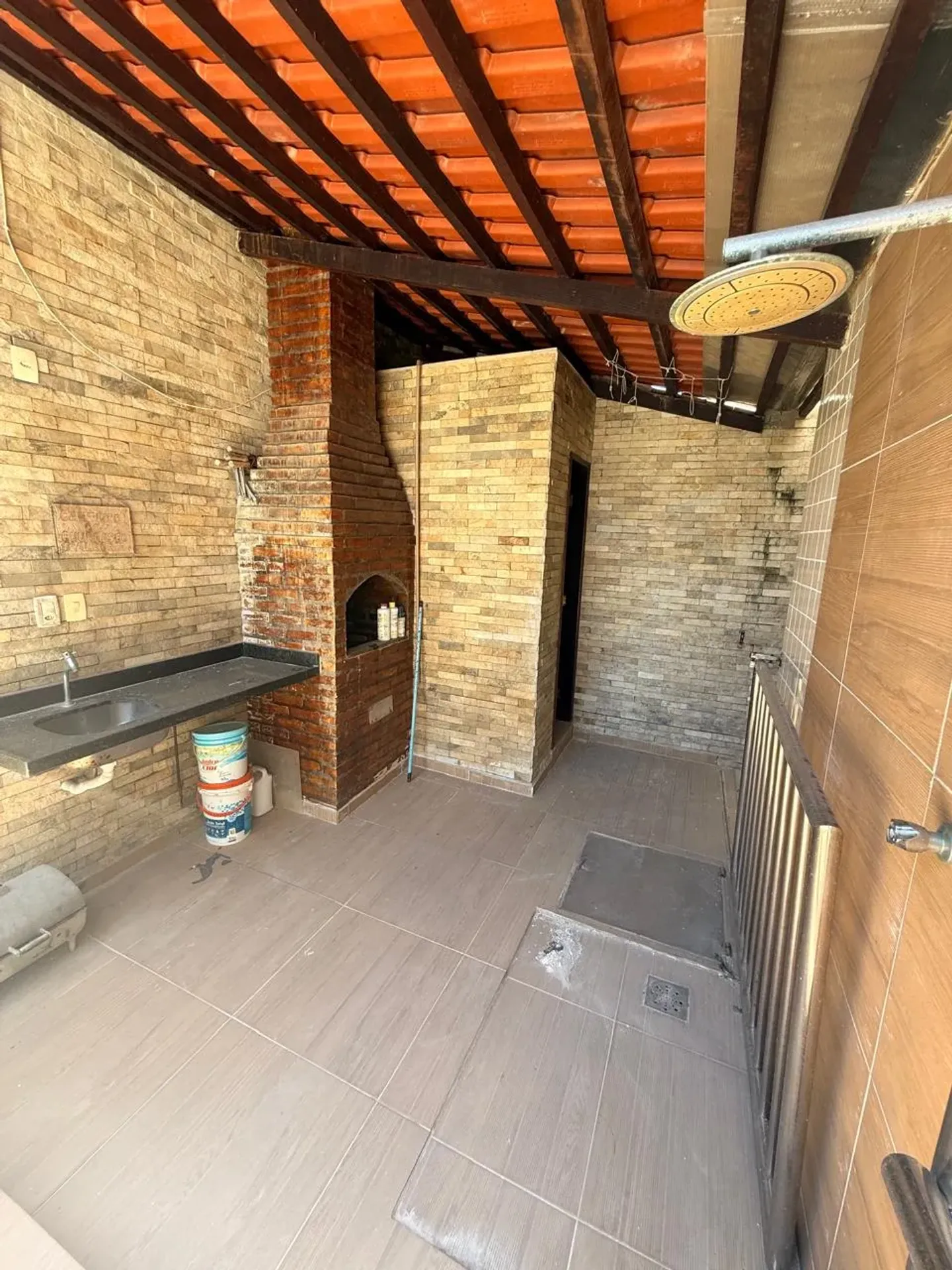 Балкон с грилем и 3 спальни: квартира 100 м² — photo 14