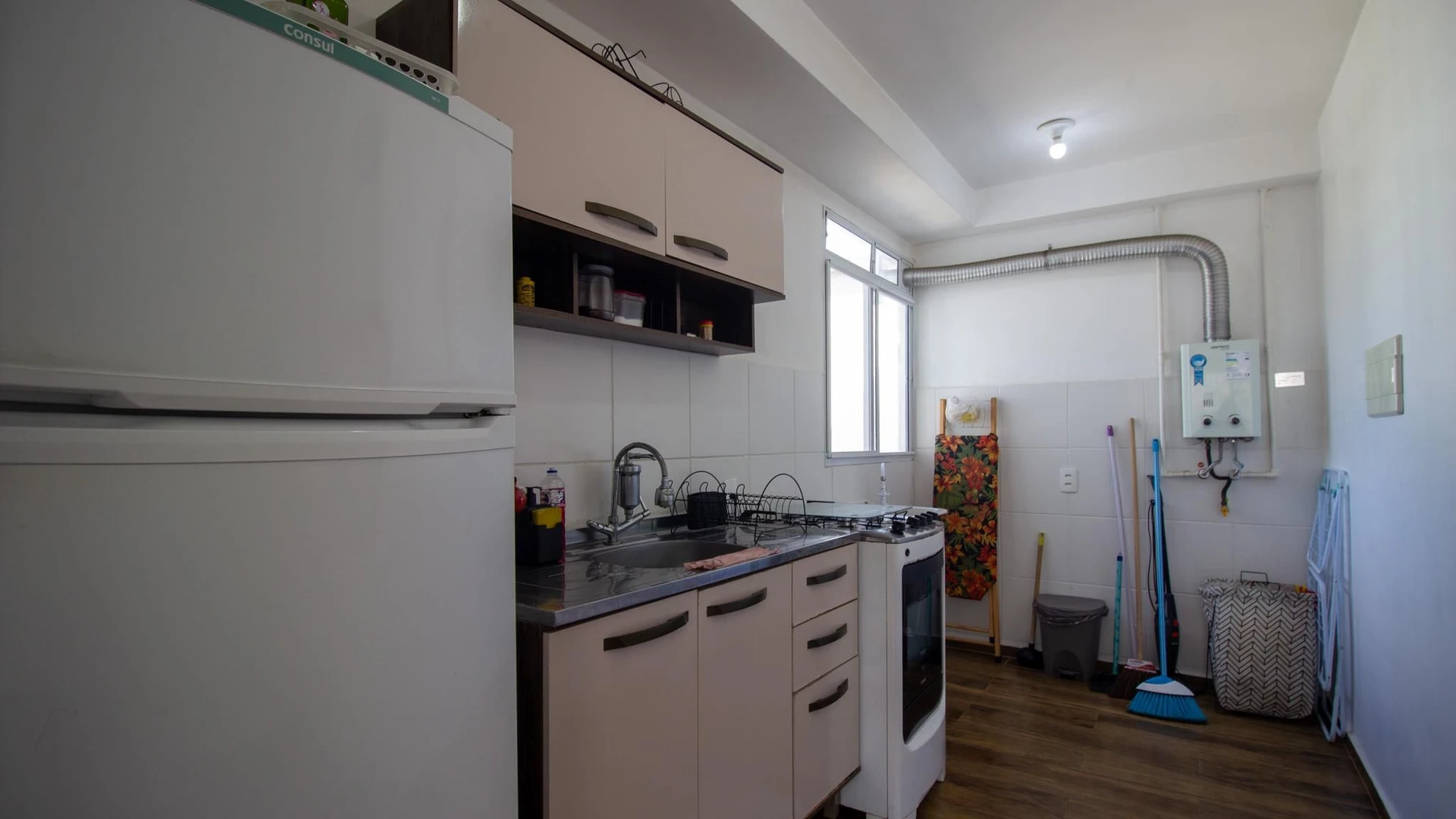 Apartamento mobiliado com 2 quartos e cozinha integrada a gás — photo 2
