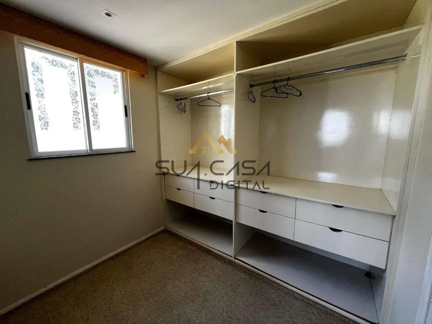 House with 5 bedrooms, 5 bathrooms and built-in wardrobes — photo 16