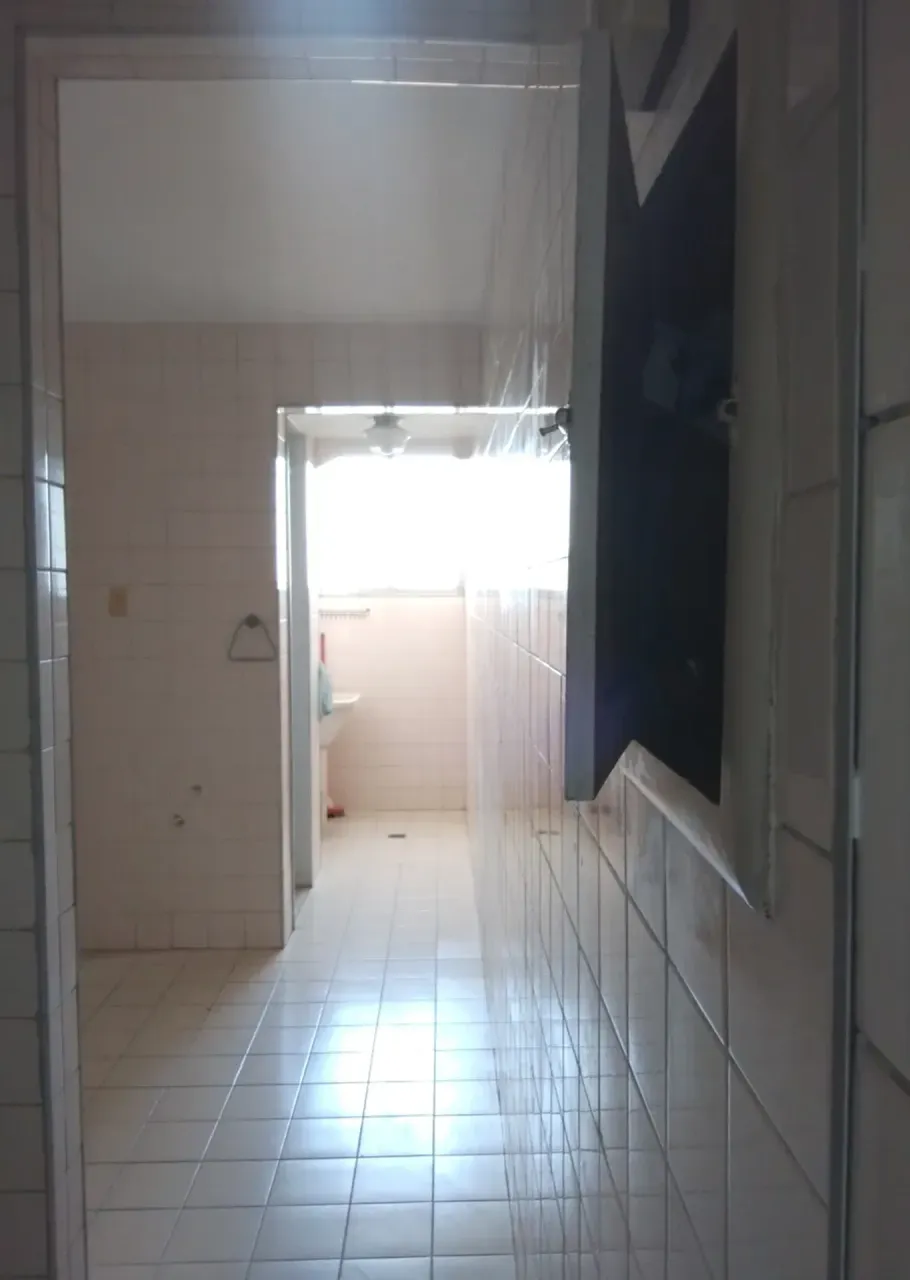 3-bedroom apartment with 1 bathroom, no parking — photo 8