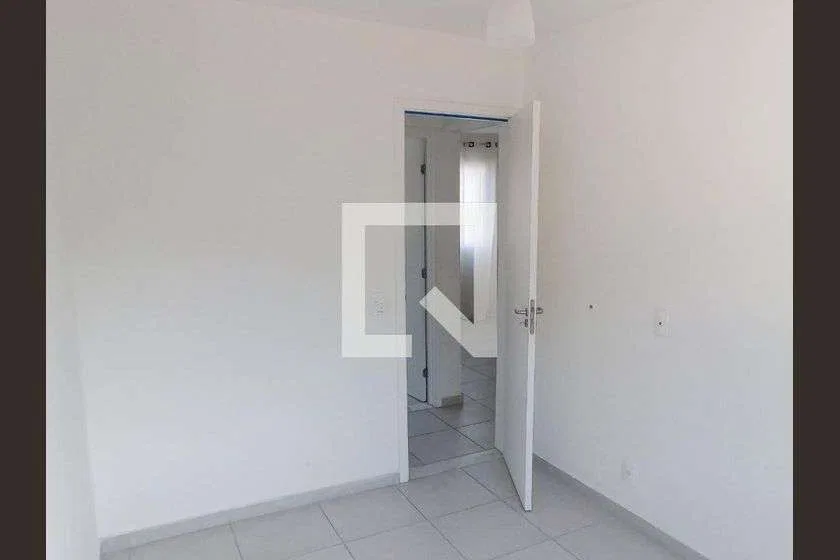 2-bedroom apartment in a building with a gym — photo 15