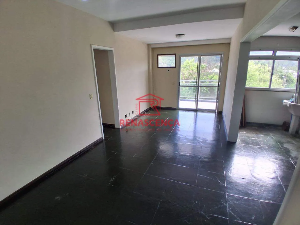 2-bedroom apartment with balcony and 1 parking spot — photo 2