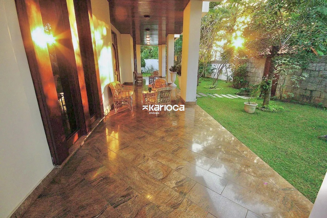 Unfurnished apartment with 5 bedrooms and open-plan kitchen