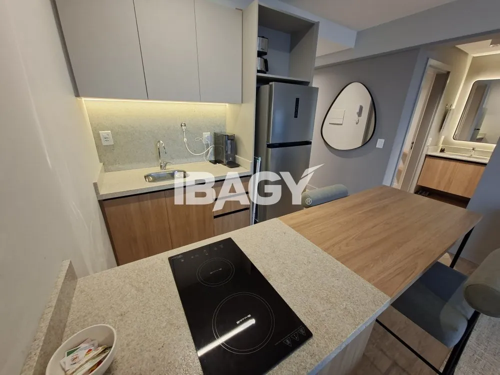 Studio with a glassed-in balcony and open-plan kitchen — photo 181