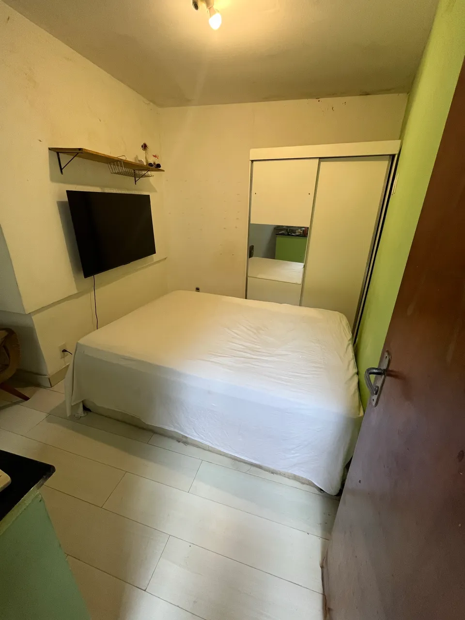Studio kitnet with washing machine and 1 bedroom and 1 bathroom — photo 8