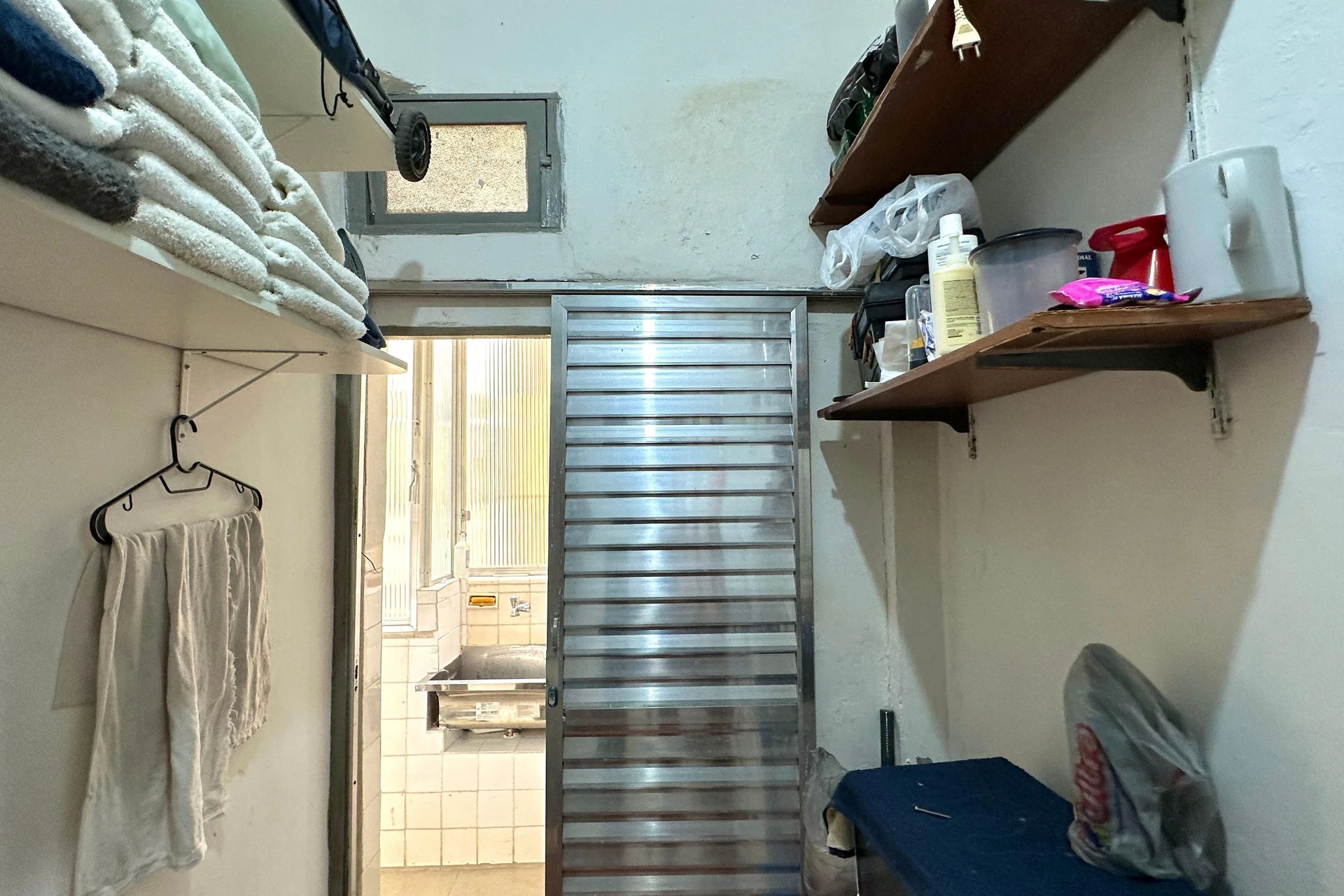 Furnished apartment with 3 bedrooms and a balcony — photo 18