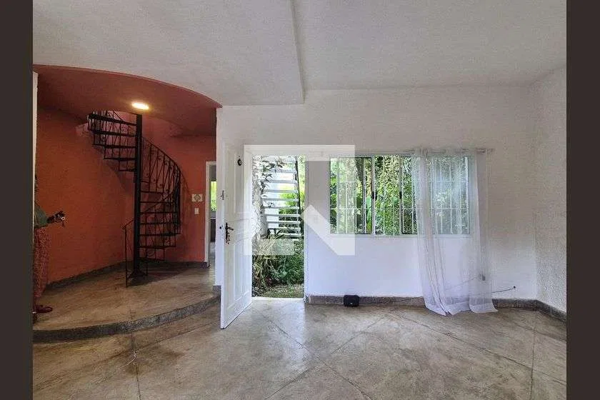 Casa de 3 quartos com 2 vagas e pets permitidos — photo 4