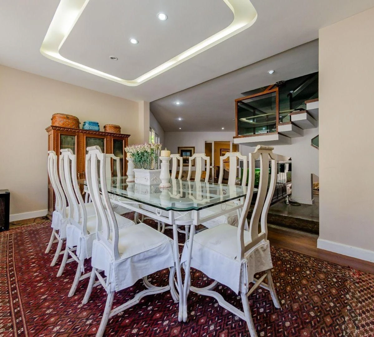 Furnished house with 6 bedrooms and 690 m² — photo 13