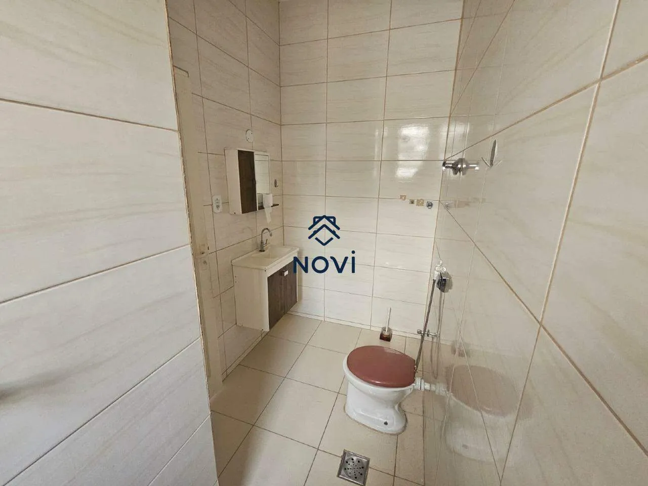 1-bedroom apartment with balcony and 48 m² — photo 23
