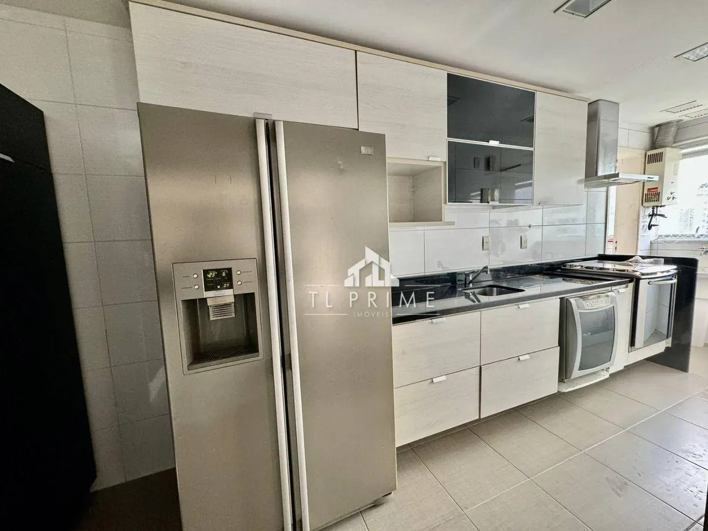 Furnished apartment, 98 m², with a water view — photo 13
