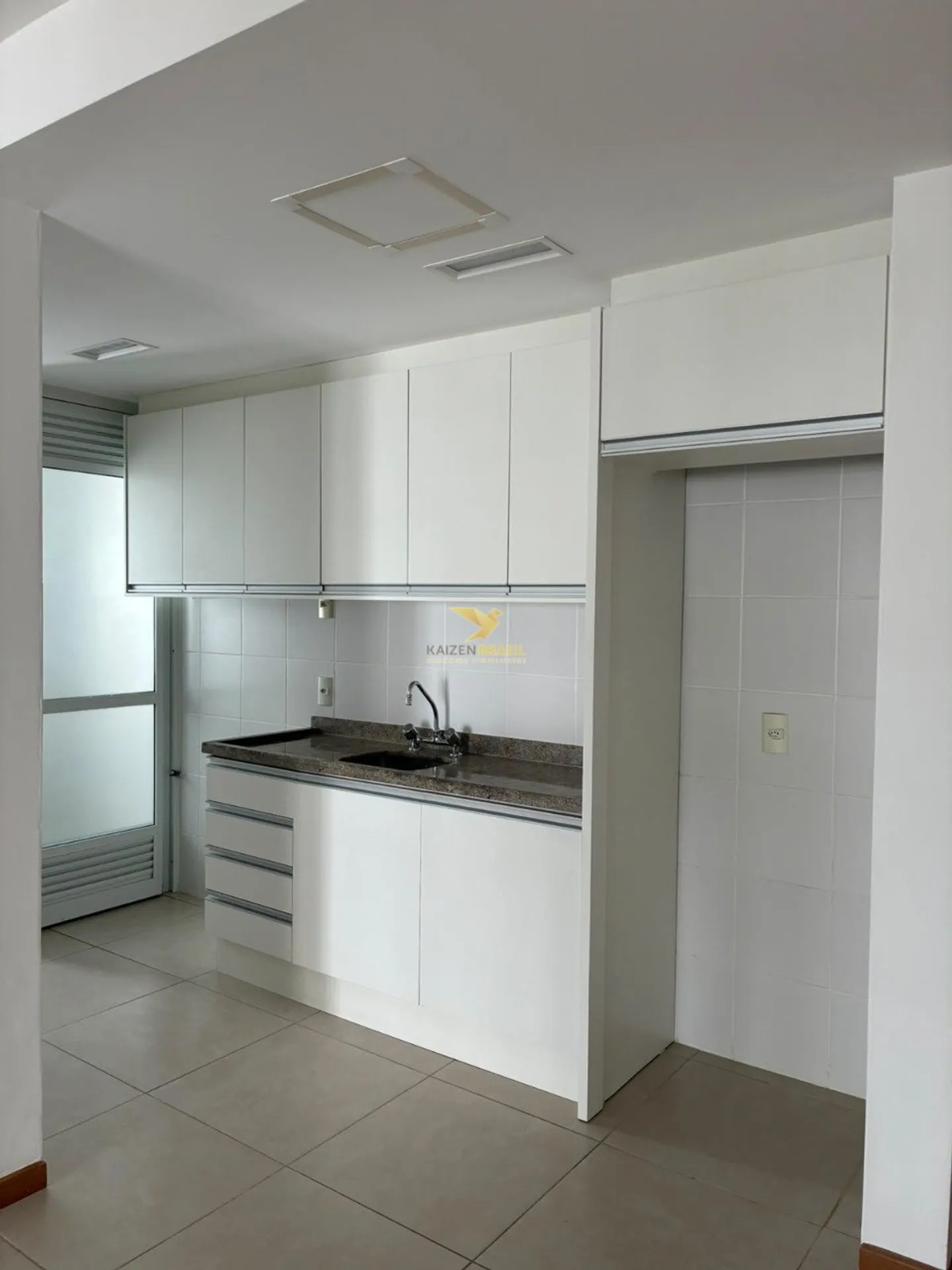 3-bedroom apartment, 1 with its own bathroom, 97 m² — photo 6