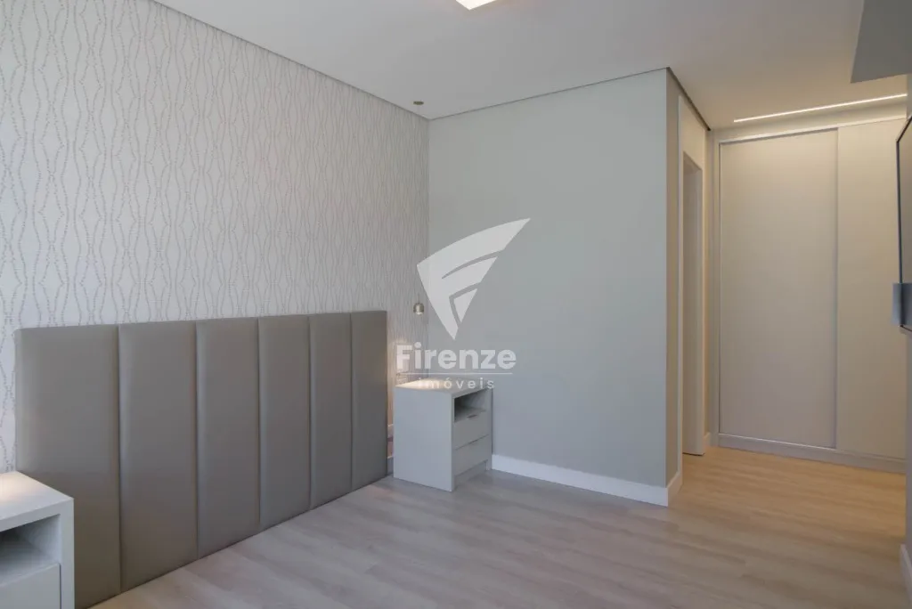 Furnished apartment with open-plan kitchen and private garden — photo 5