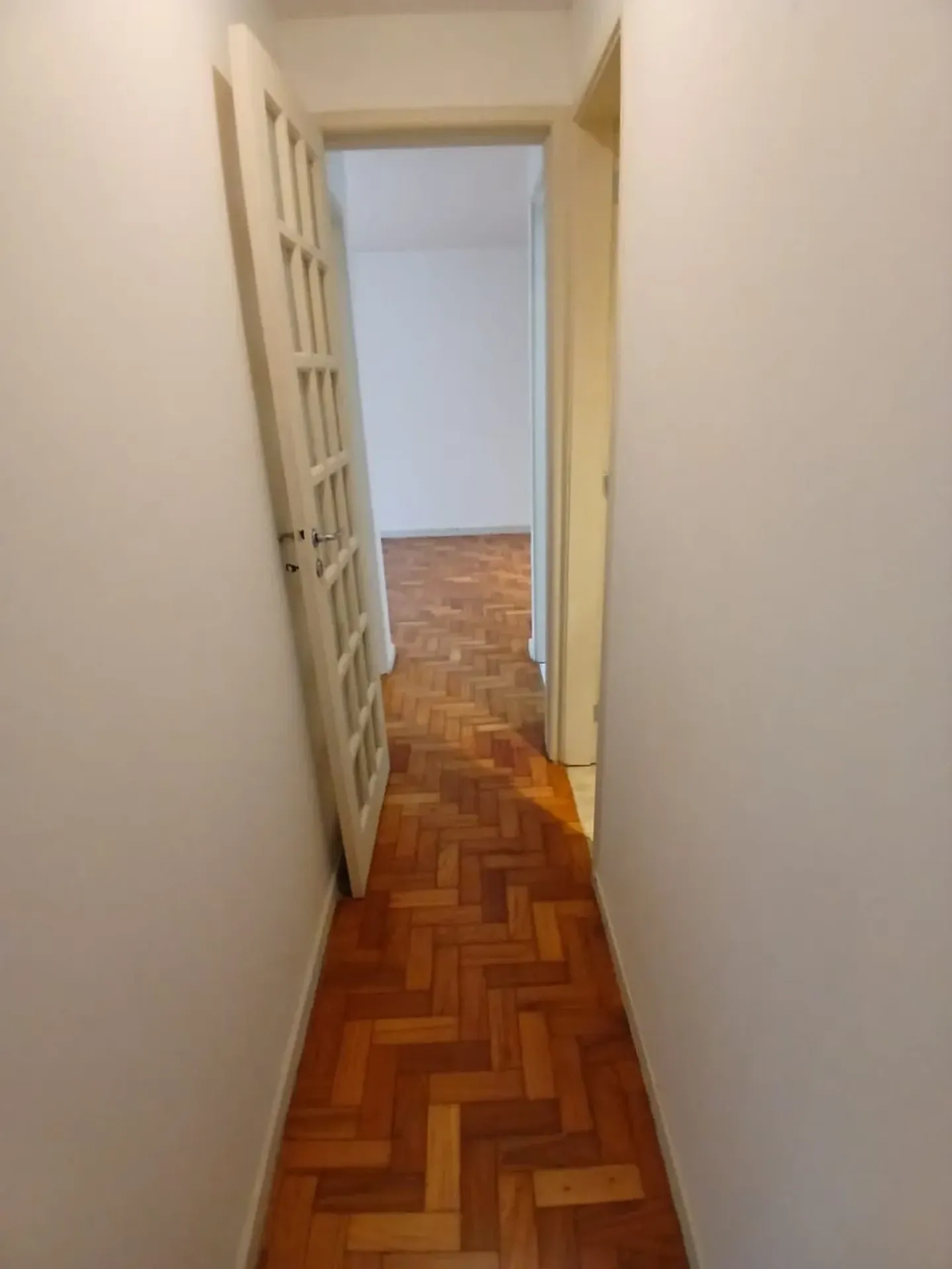 Apartment on the 4th floor with a walk-in closet — photo 14