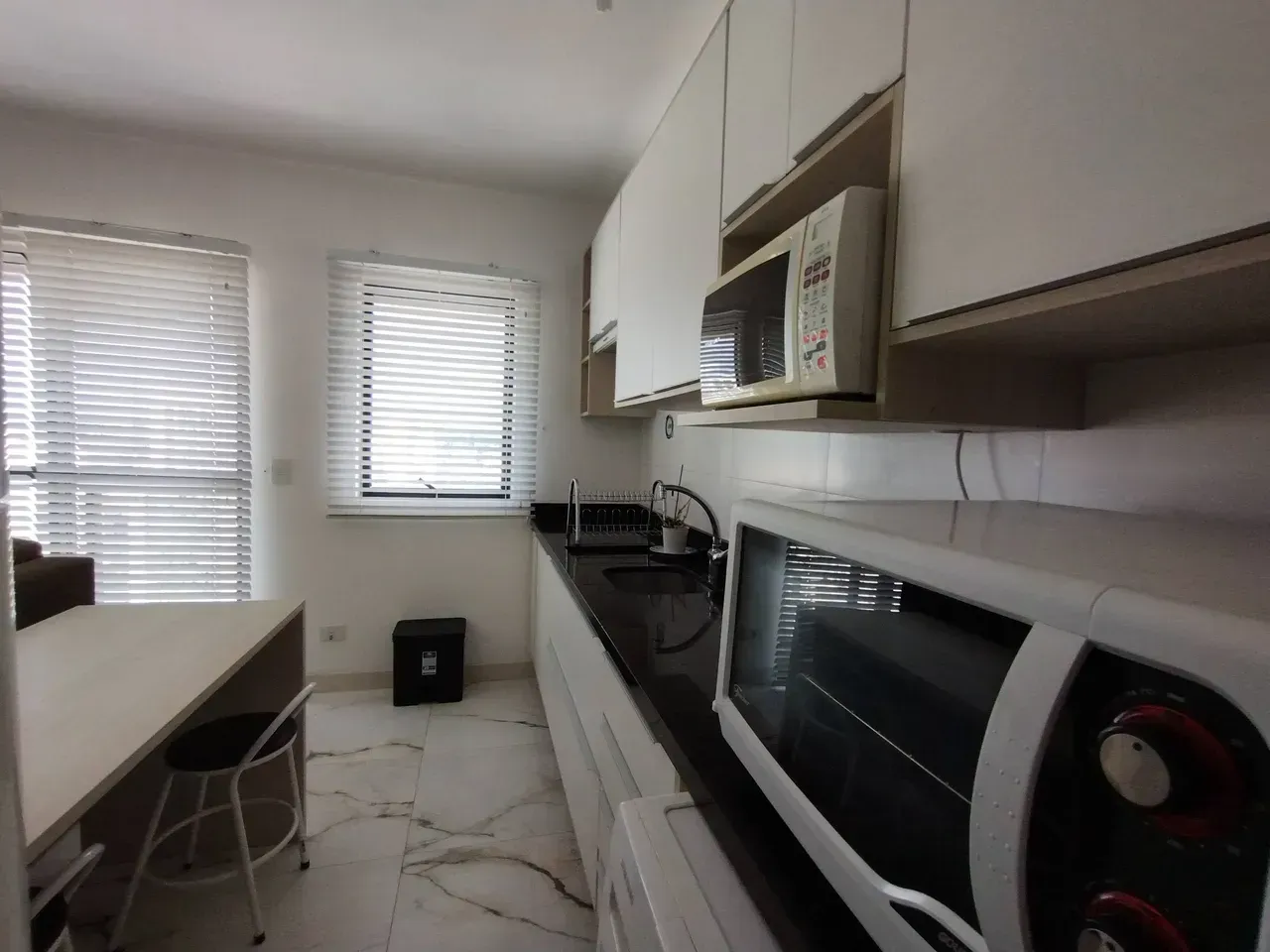 Furnished 1-bedroom apartment with parking in a condo — photo 14