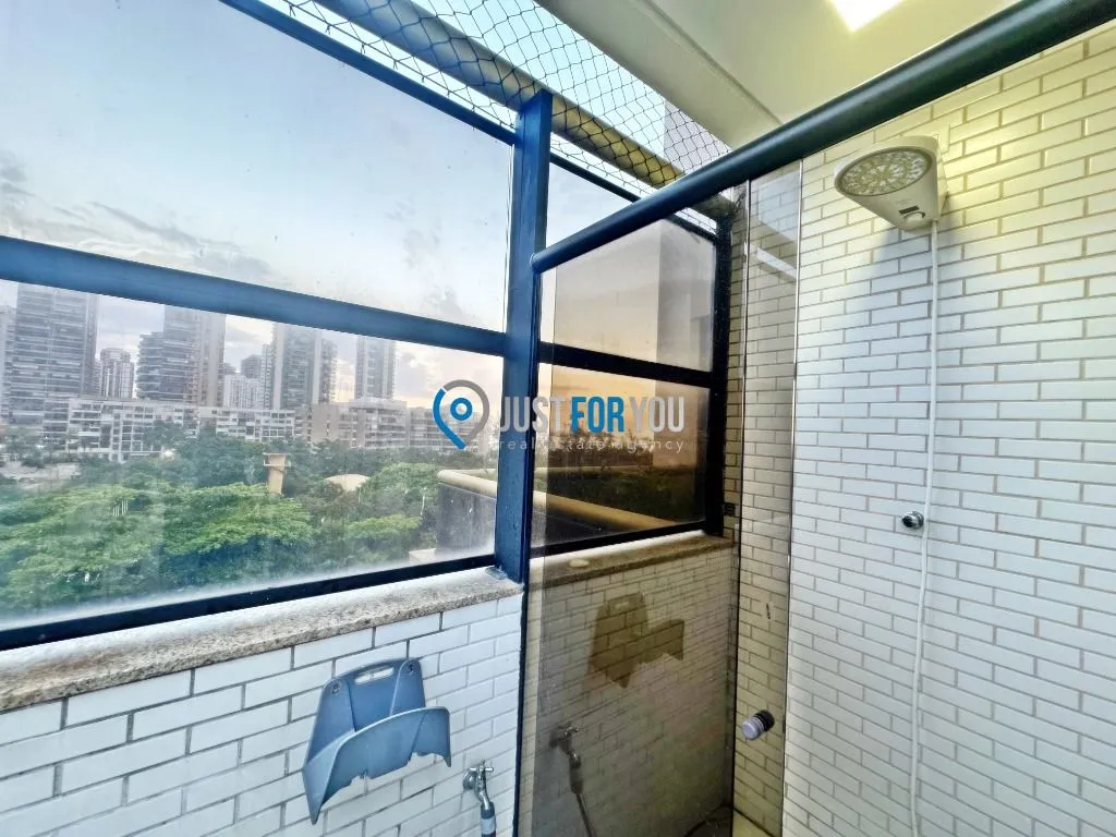 3-bedroom apartment with 5 bathrooms and 370 m² — photo 63