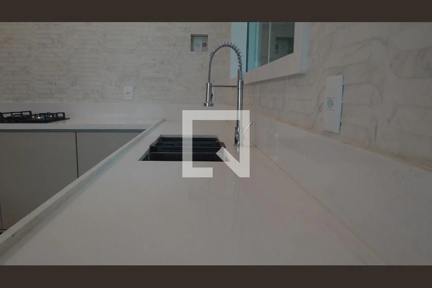 House, 384 m², with floor-to-ceiling windows — photo 24