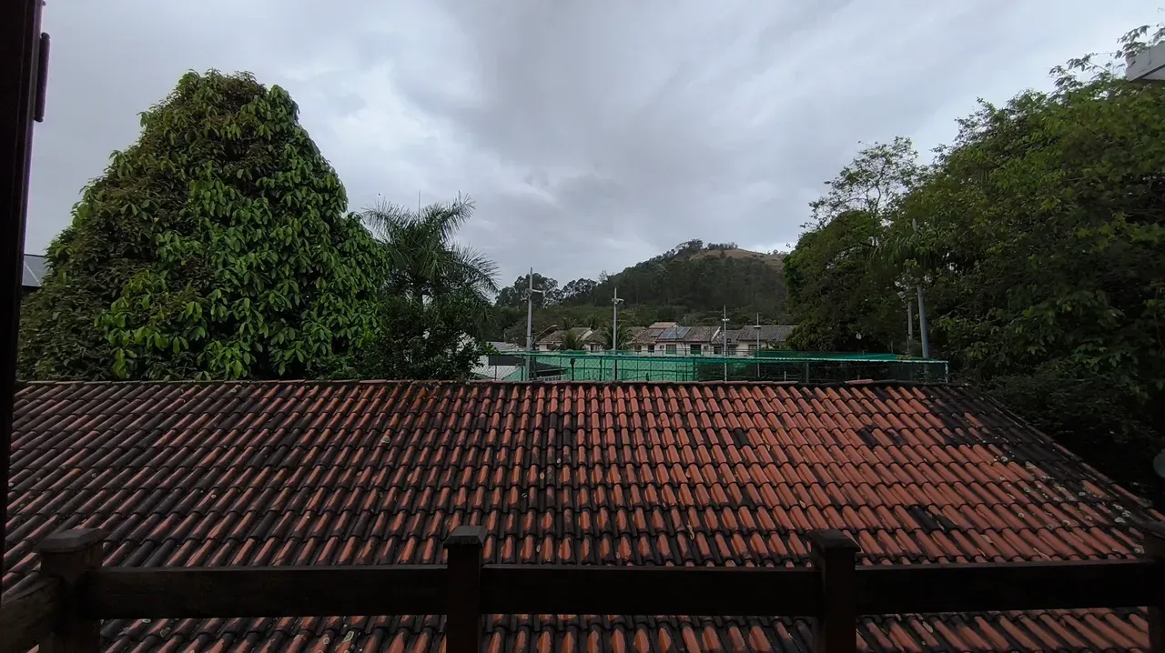 115 m² house with a grill on the balcony and a bathtub — photo 35