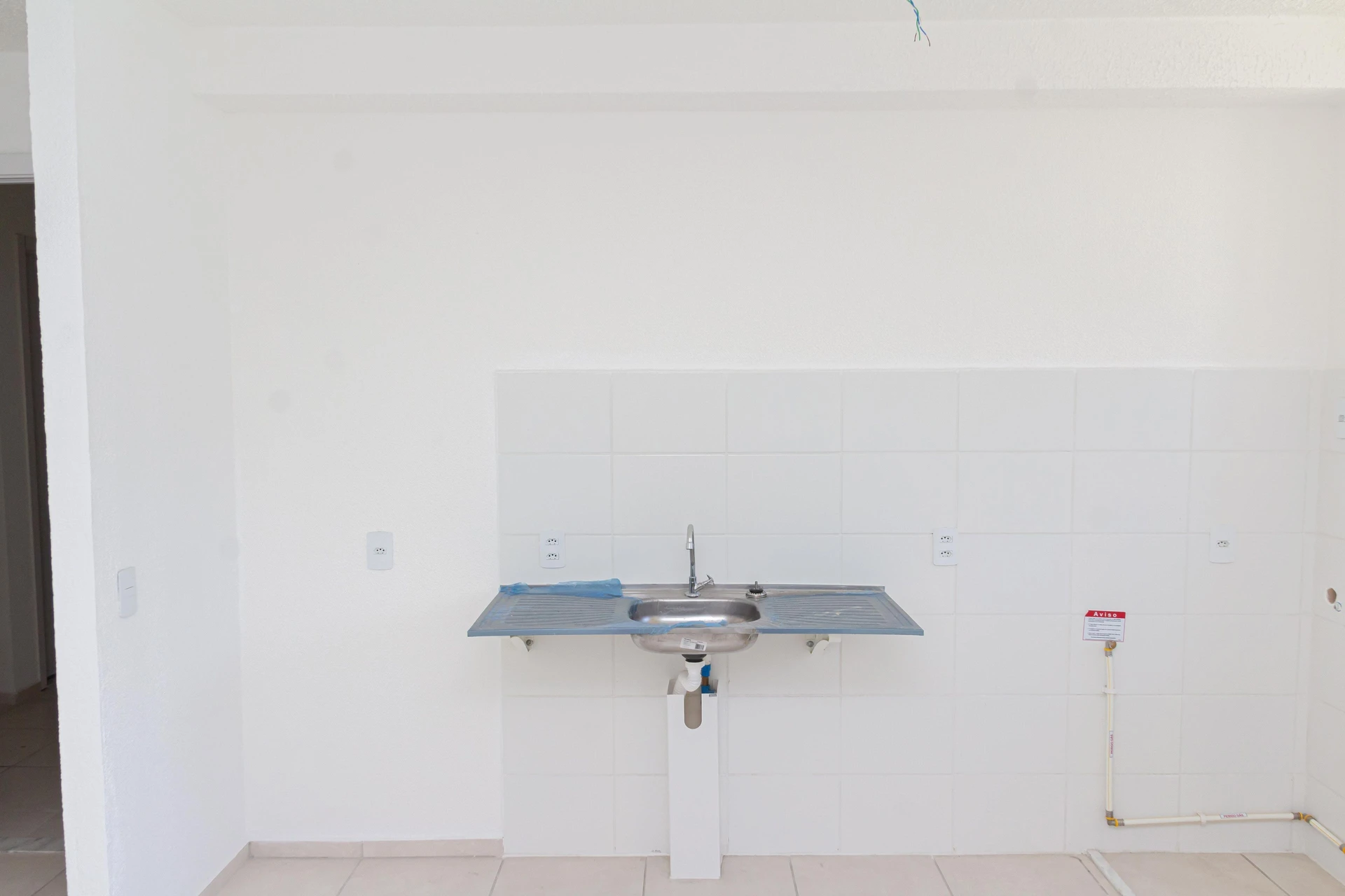 2-bedroom apartment in a building with a pool — photo 50