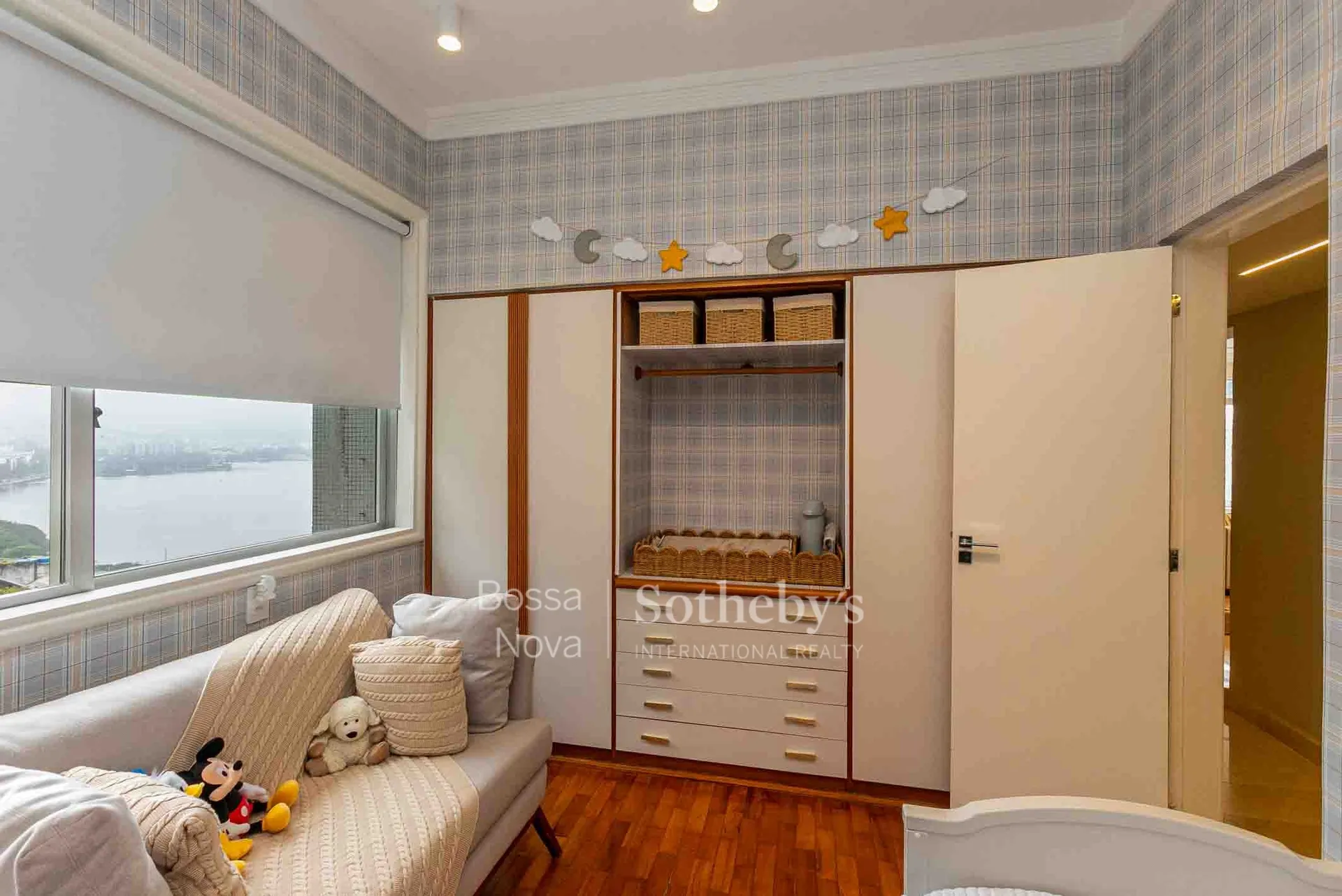 Furnished apartment, 155 m², with a dishwasher — photo 20