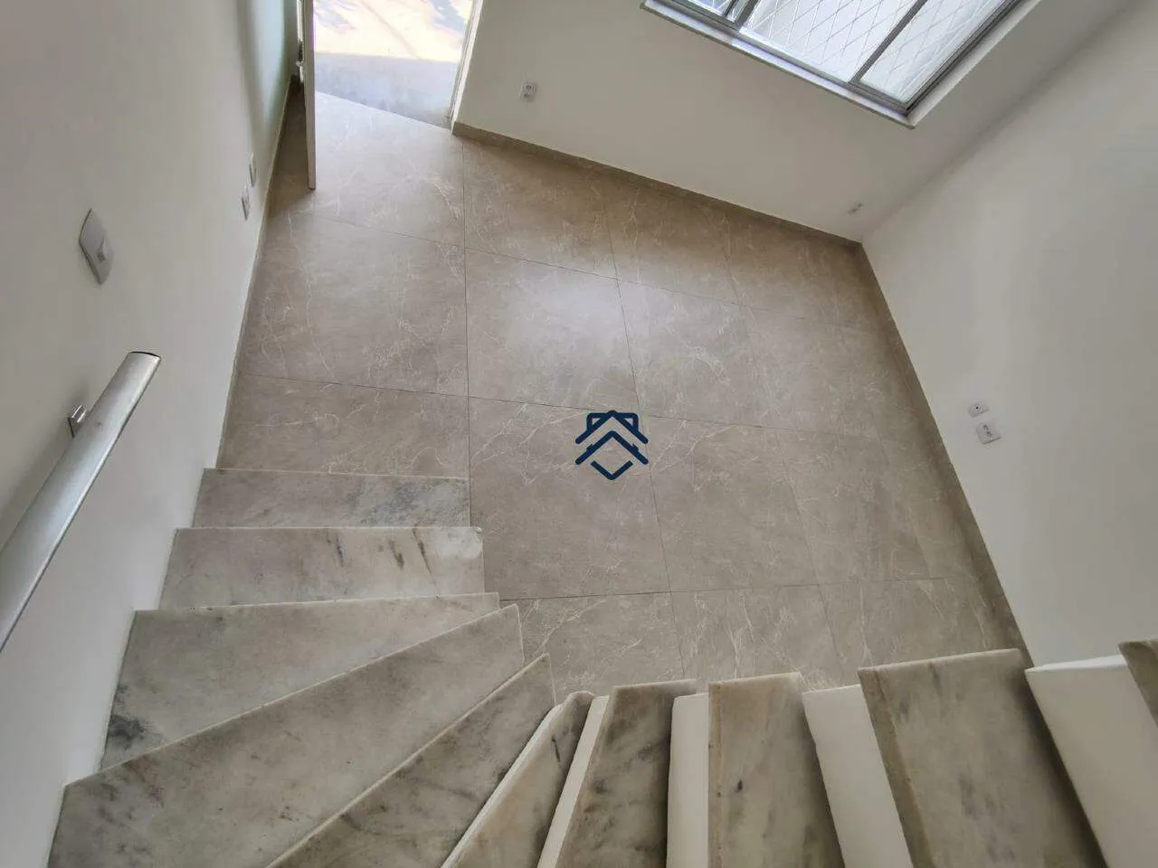 Duplex house with open-plan kitchen and 2 bedrooms — photo 23