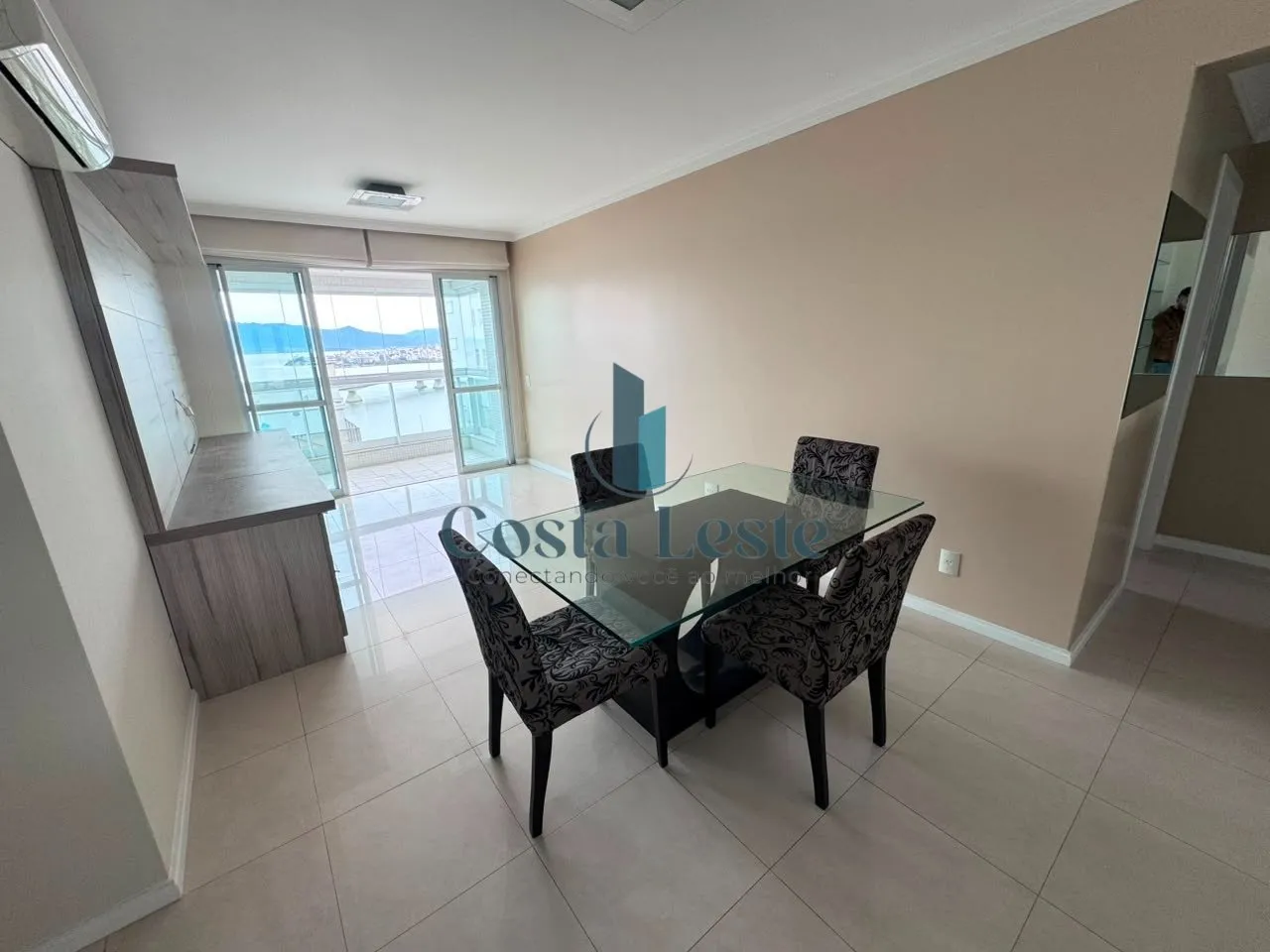 Furnished apartment with 2 en-suite bedrooms and 97 m²