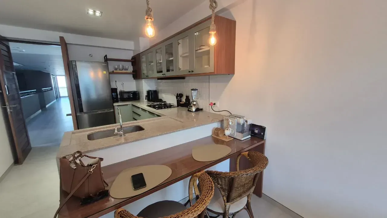 Apartamento mobiliado, 65 m², com janelas do piso ao teto — photo 2