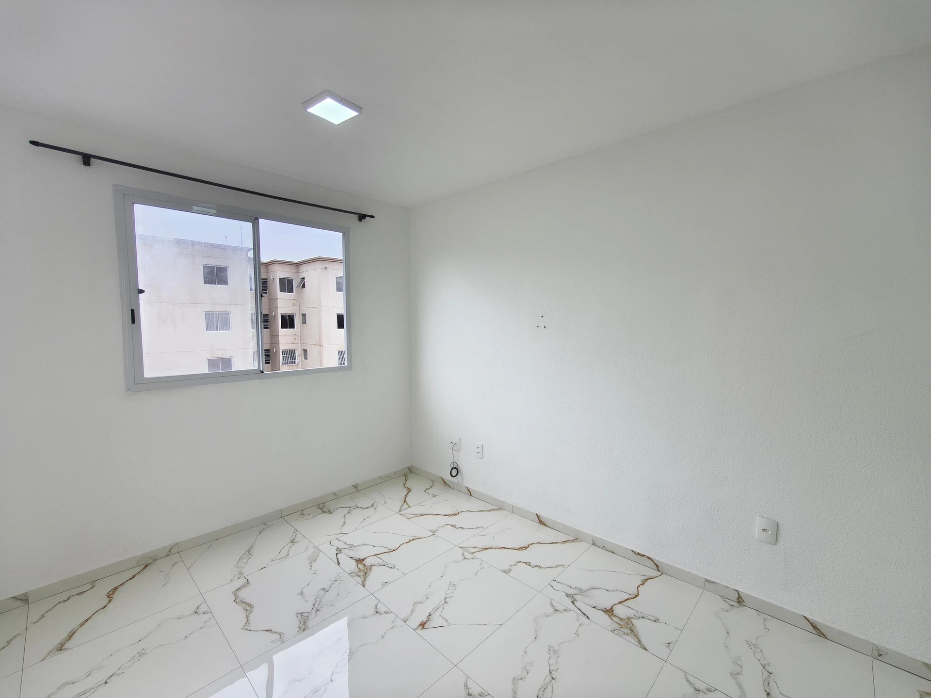 Unfurnished 2-bedroom apartment with 1 parking space — photo 17