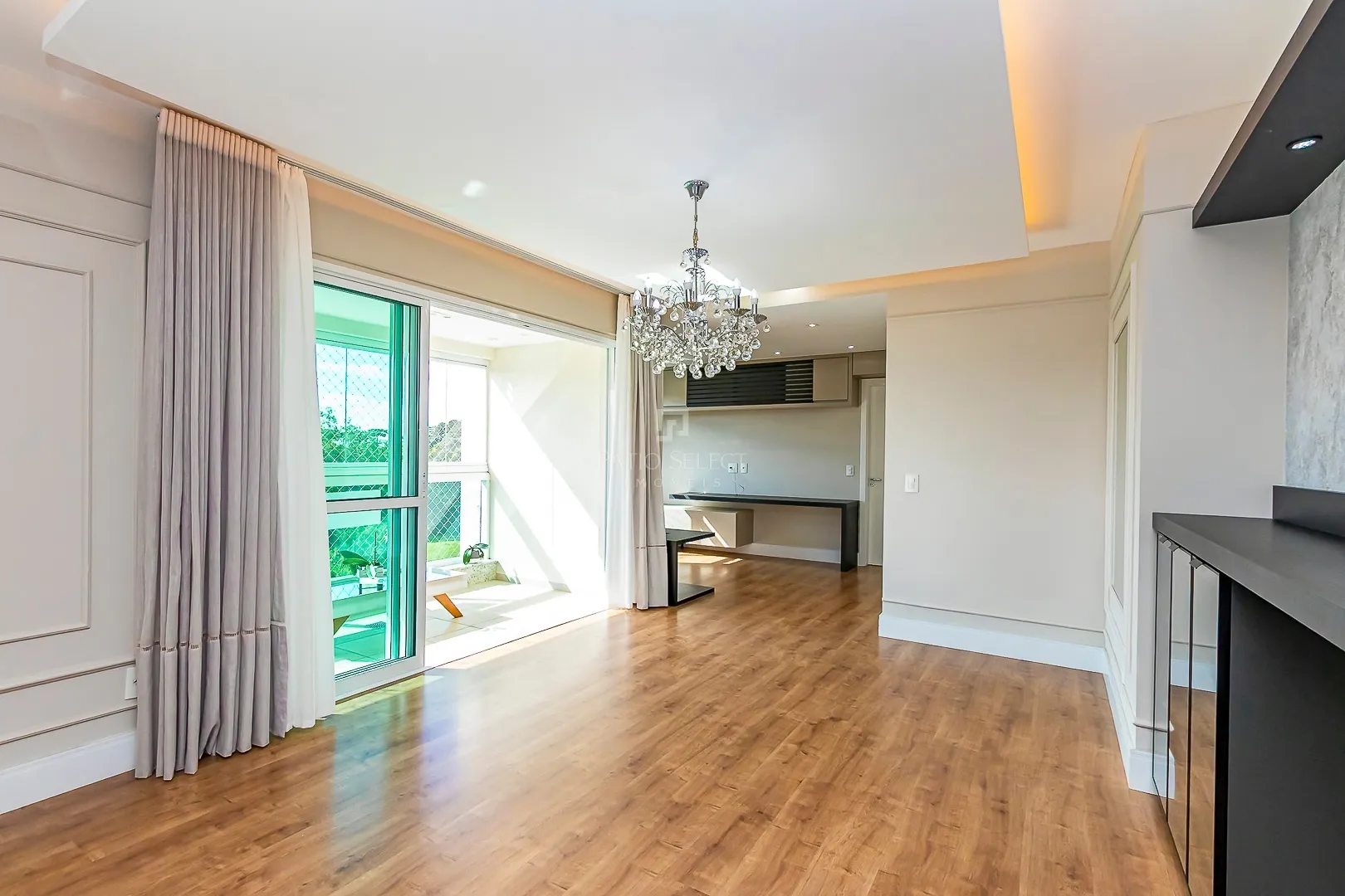 Apartment on the 8th floor with a glass-enclosed balcony — photo 18