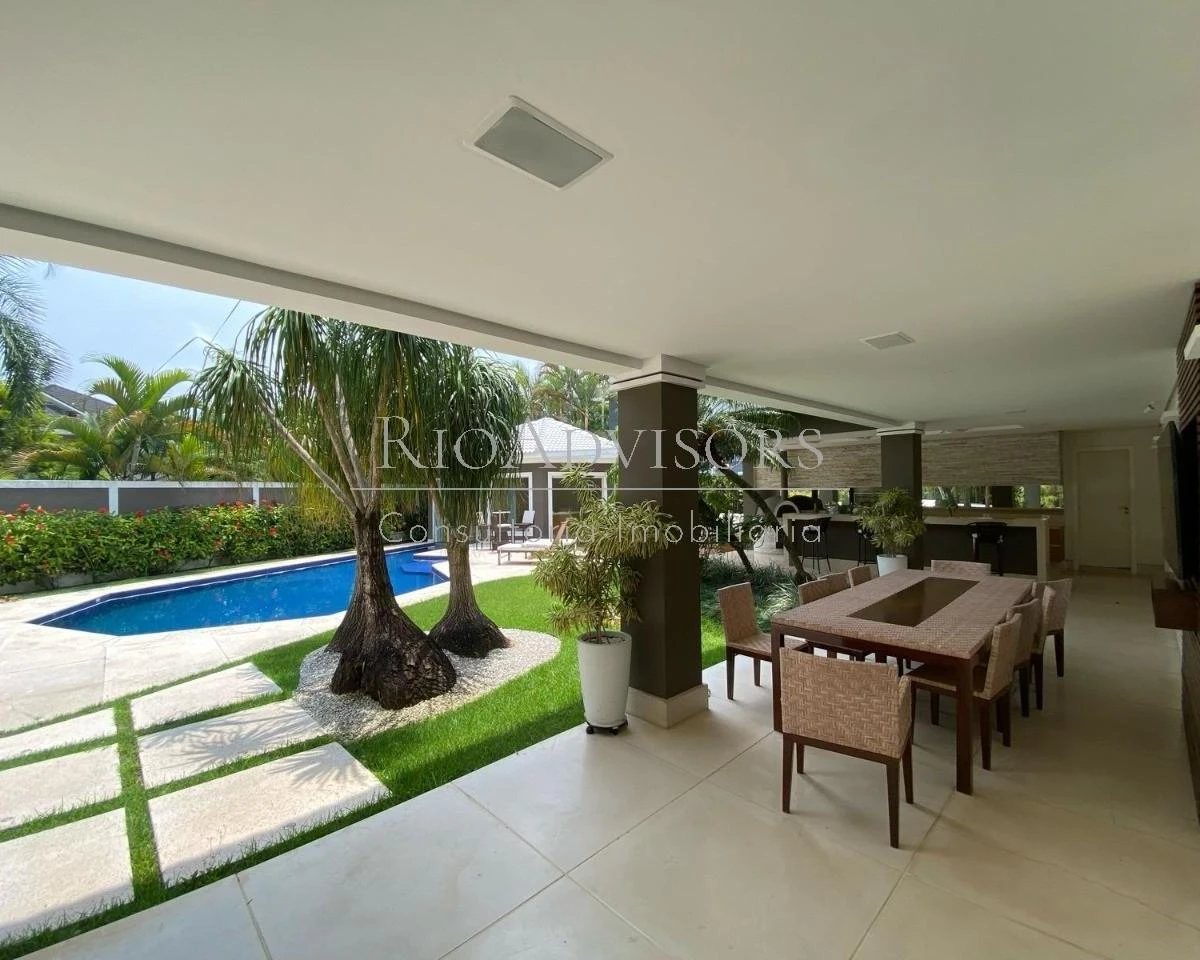 House 890 m² with 6 en-suite bedrooms and gas kitchen — photo 12