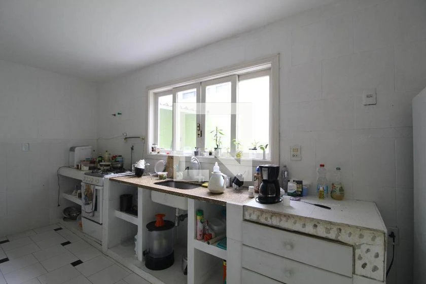 Casa para aluguel com 4 quartos e 240 m² — photo 20