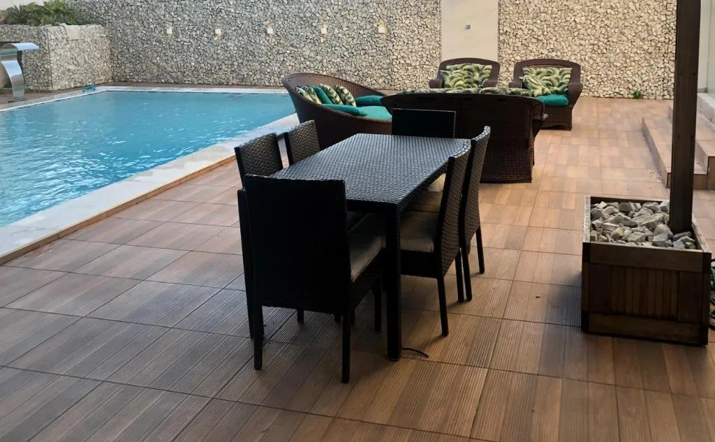 Furnished 6-bedroom house with pool and private garden — photo 9