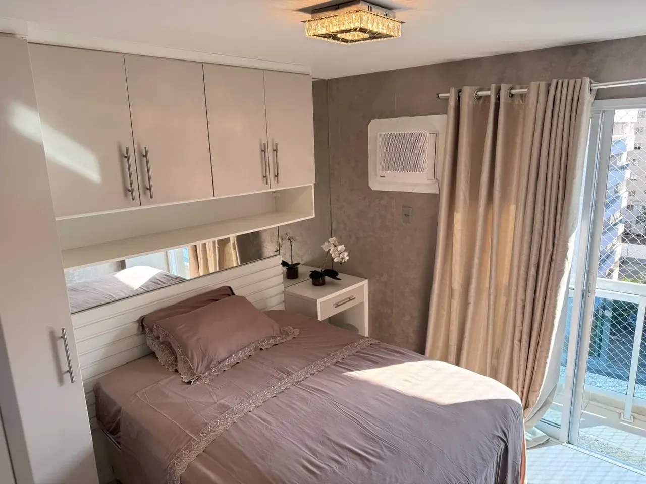 Home office in a 5-bedroom apartment, 200 m² — photo 34