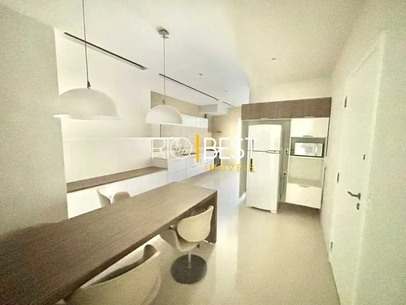 Apartment with 4 bedrooms and a glassed-in balcony — photo 30