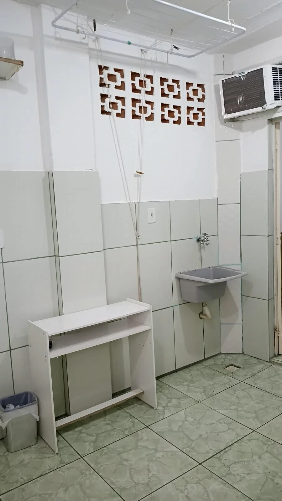Furnished 3-bedroom house with 4 bathrooms, no parking — photo 23