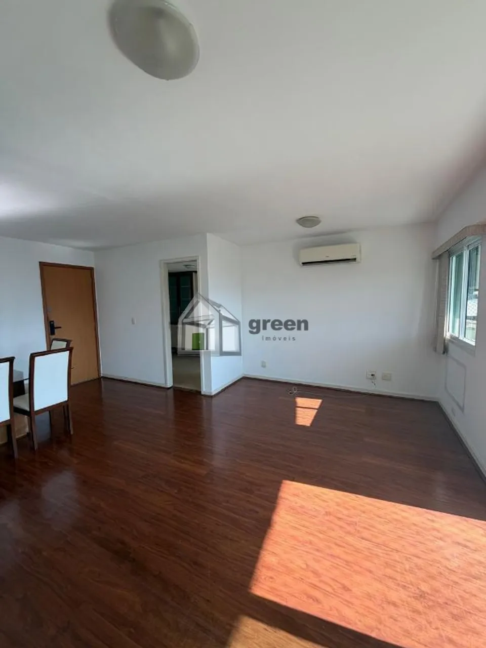 Apartamento com 2 quartos, 3 banheiros e varanda — photo 3