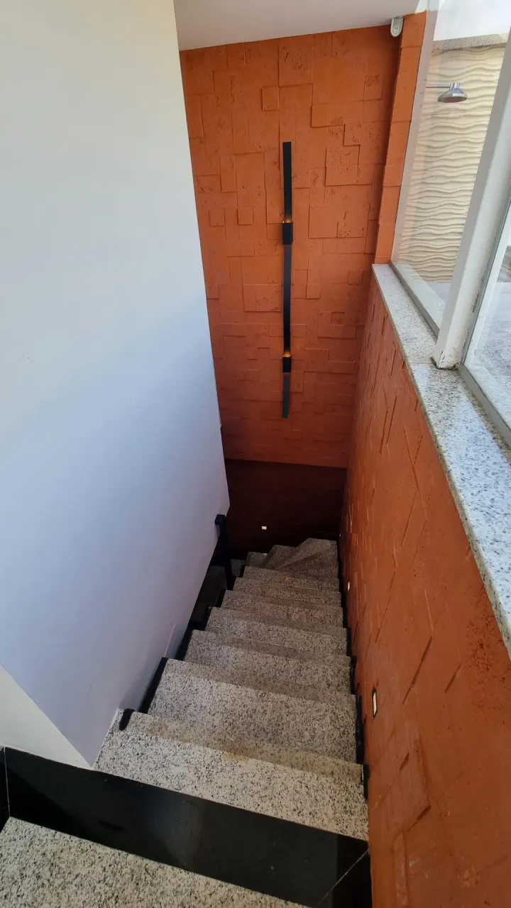 Duplex penthouse apartment with enclosed balcony and 3 bedrooms — photo 10