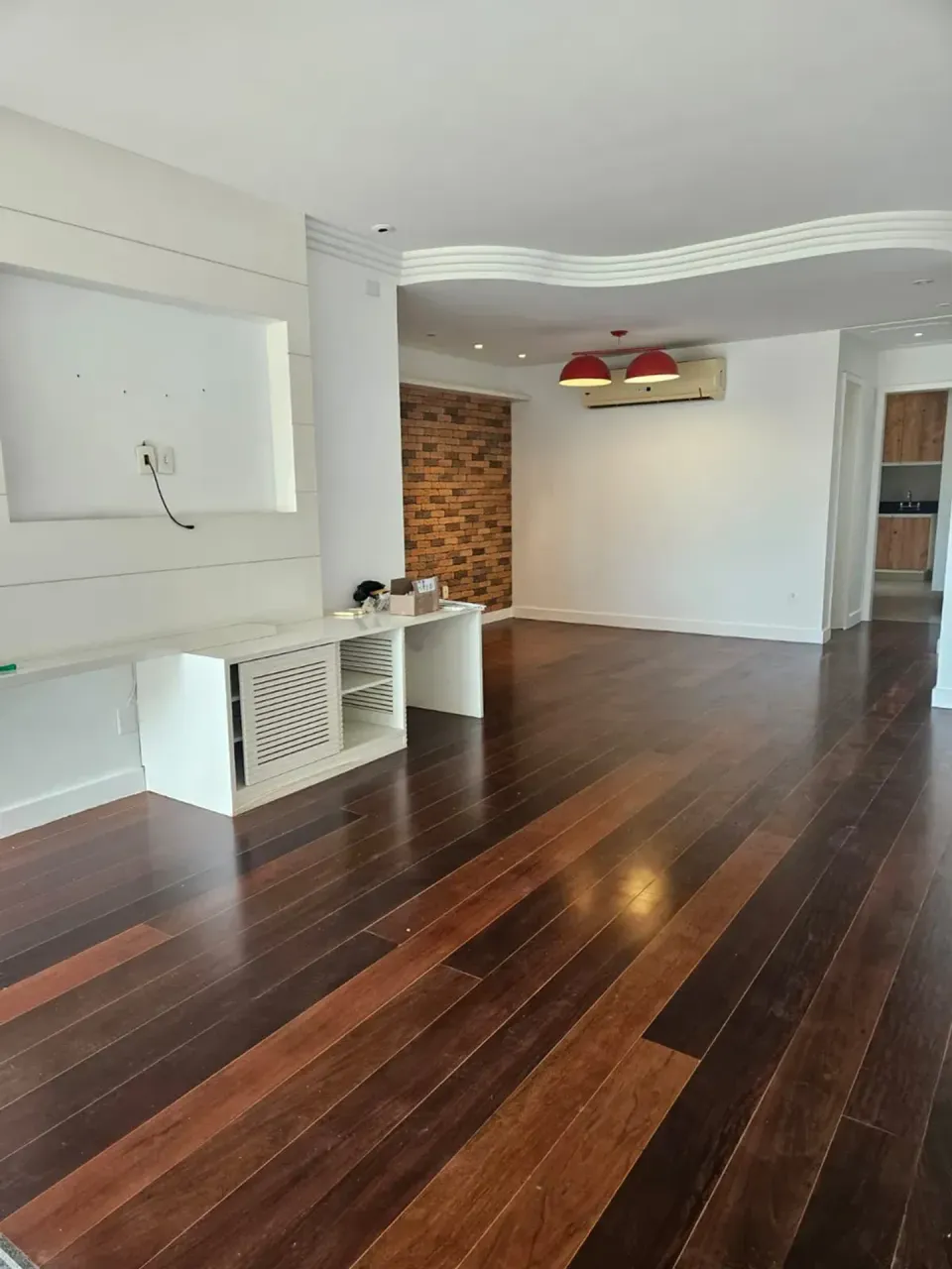 3-bedroom apartment with a glazed glass-in balcony — photo 6