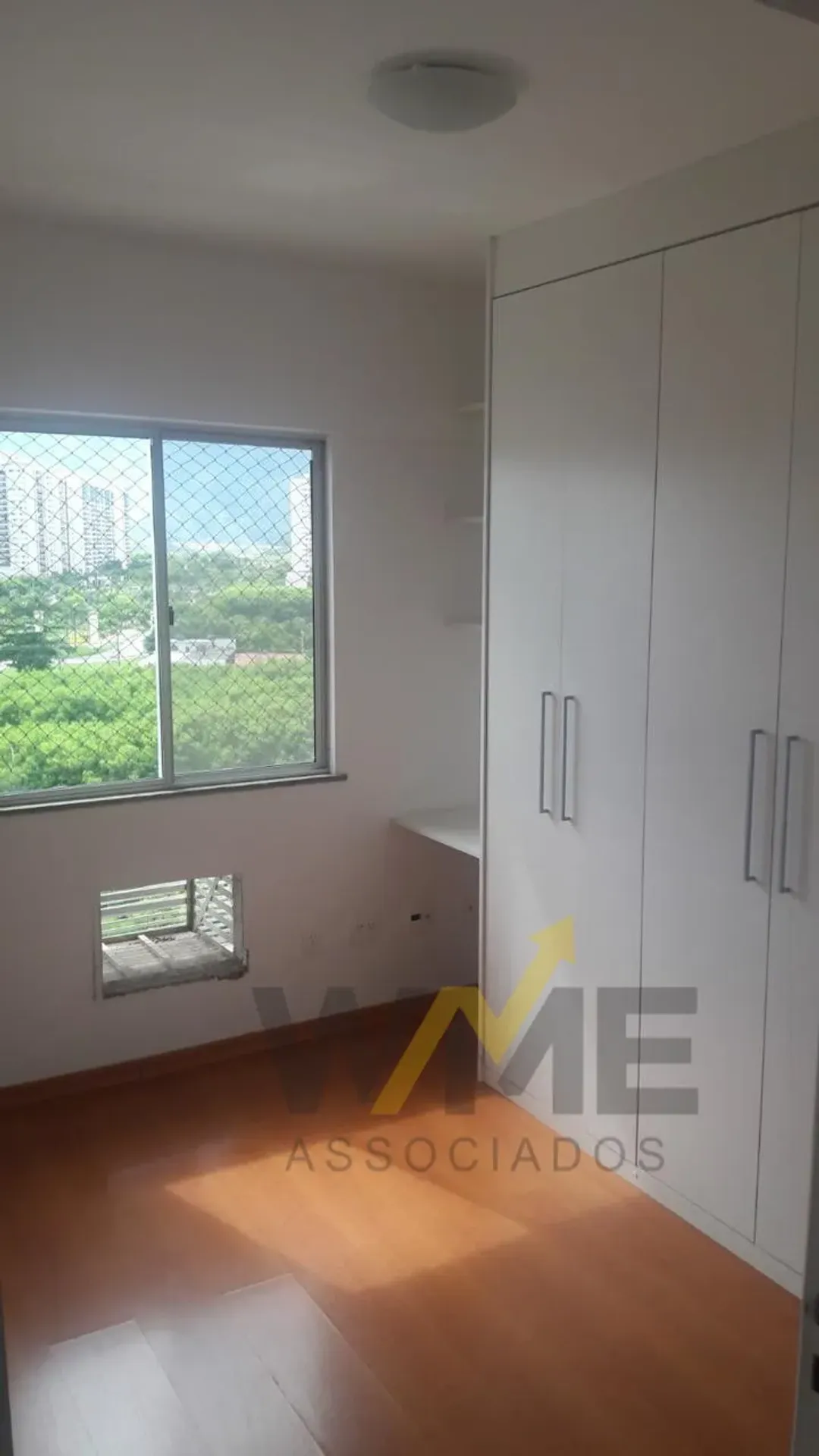 Apartment, 62 m², with wood or laminate floors — photo 3