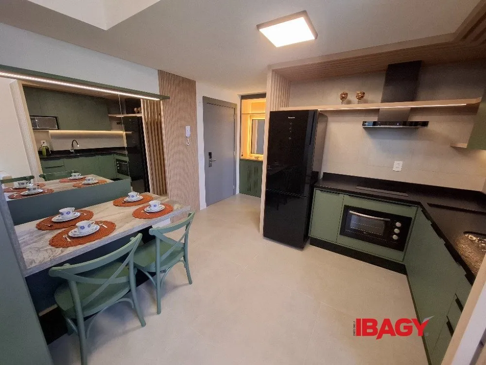 Furnished studio with a glass-enclosed balcony — photo 80
