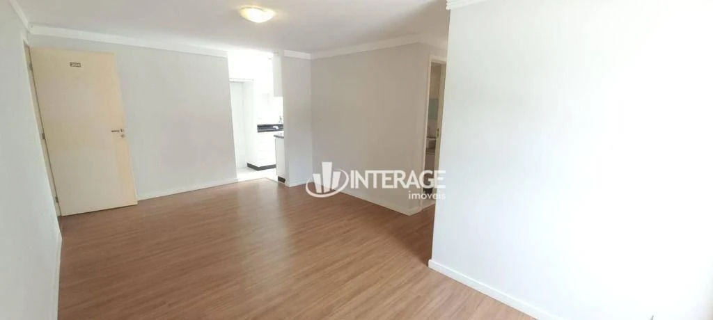 3-bedroom apartment with wood or laminate floors in Curitiba — photo 8