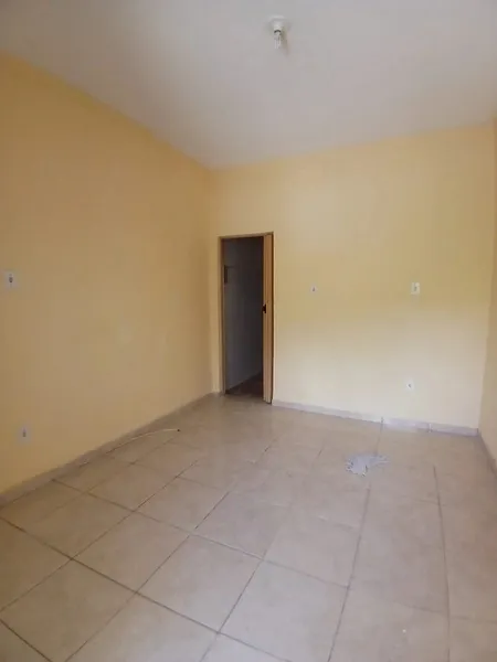 Unfurnished house with 1 bedroom and separate kitchen