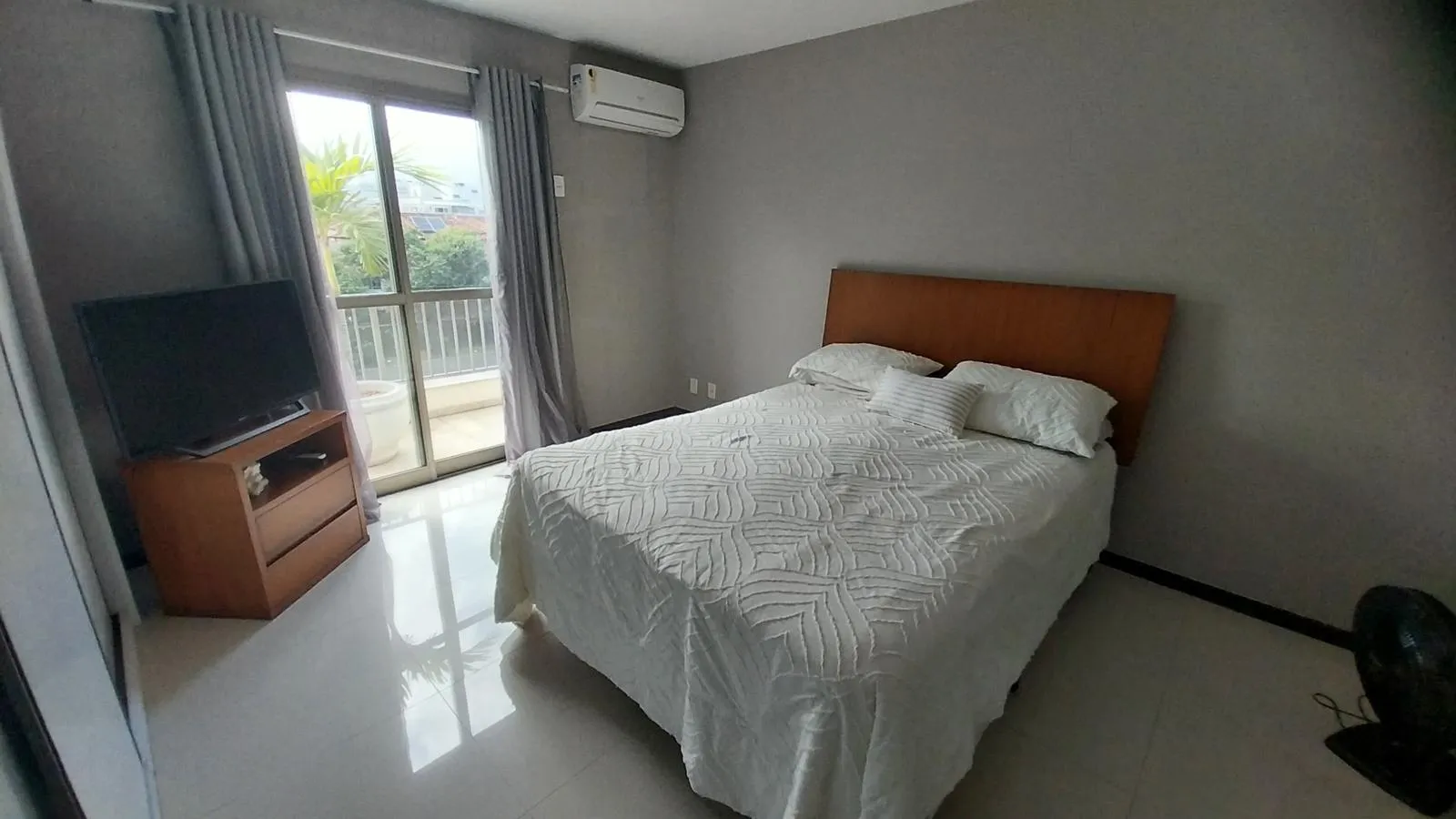 Unfurnished apartment with 4 bedrooms and 5 bathrooms — photo 38