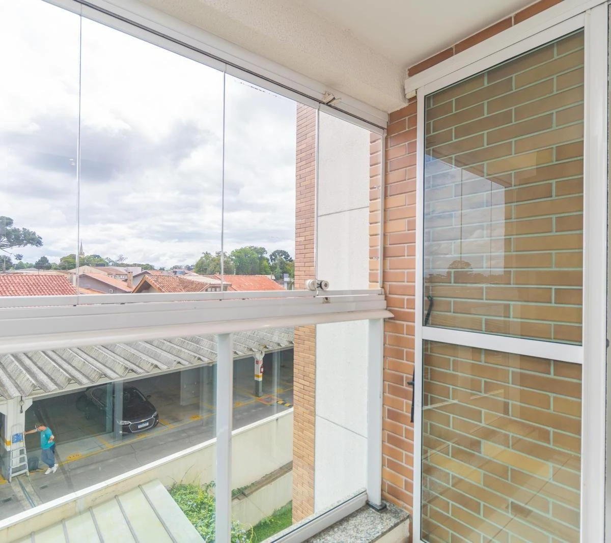 3-bedroom apartment with a grill on the balcony — photo 11