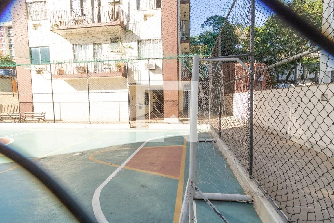 3-bedroom apartment in a building with a gym — photo 28